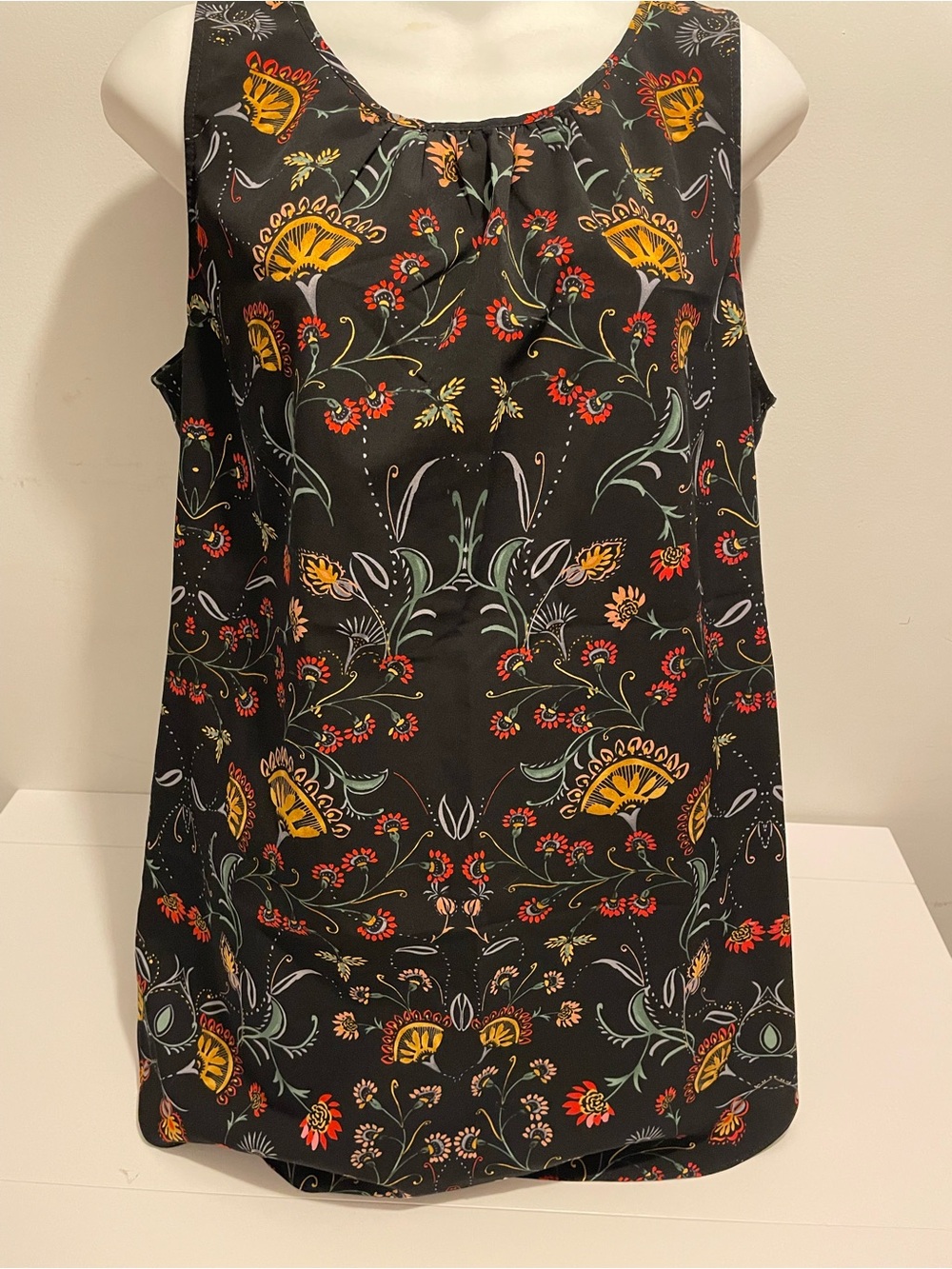 Cabi Brand Women's Large Legend Blouse Black Floral Sleeveless Blouse
